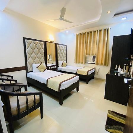 Hotel Pradeep Palace Gorakhpur Exterior photo