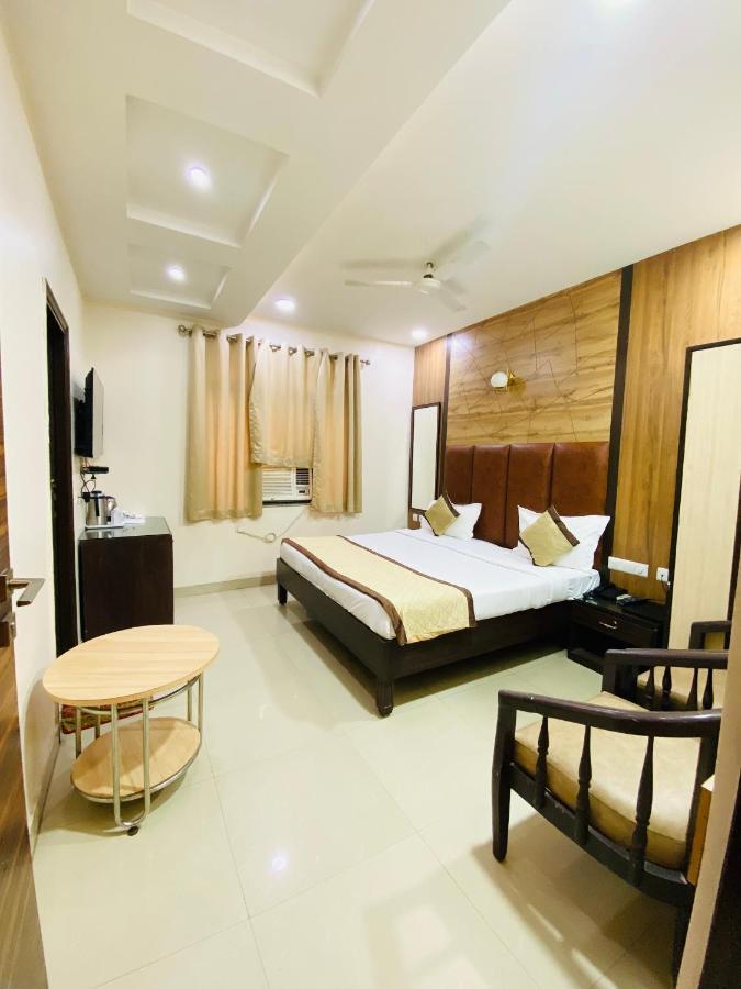Hotel Pradeep Palace Gorakhpur Exterior photo