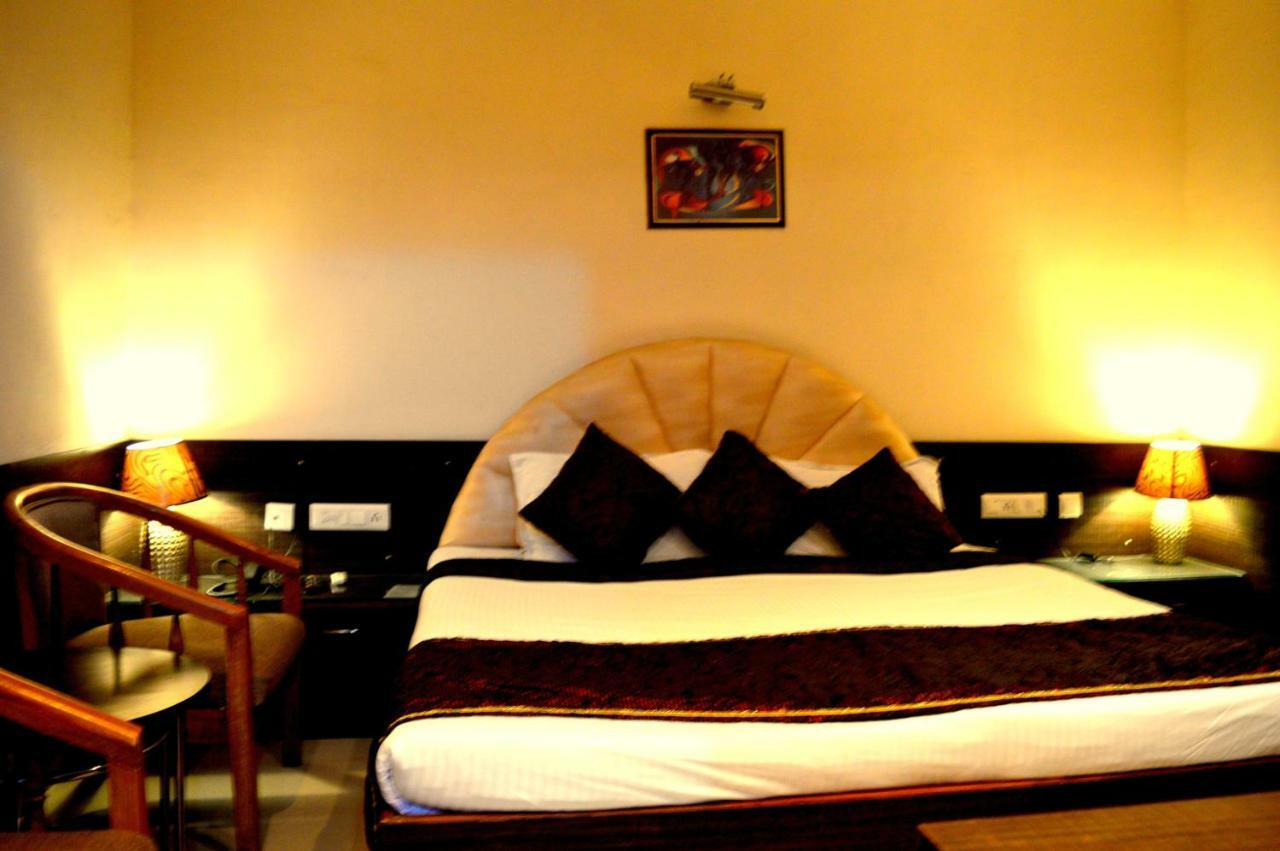 Hotel Pradeep Palace Gorakhpur Room photo